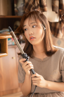 花蒂被吸得异常肿大