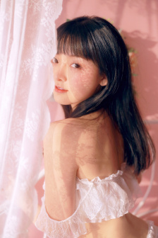 2个女人